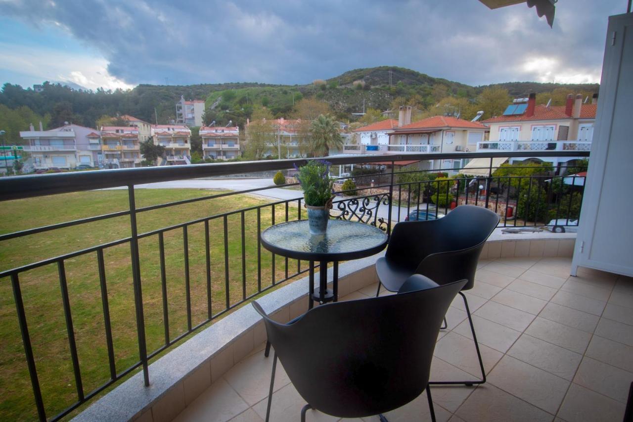 Mistral Luxury Living Aparthotel Néa Péramos Exterior foto